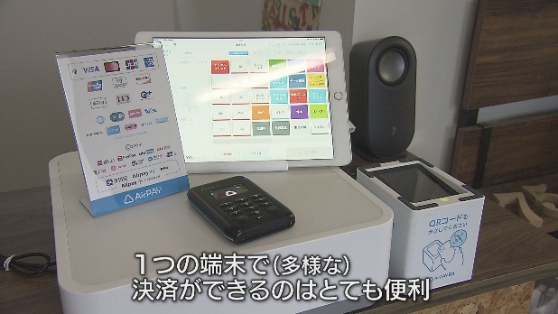 屋内, テーブル, 座る, コンピュータ が含まれている画像AI 生成コンテンツは誤りを含む可能性があります。